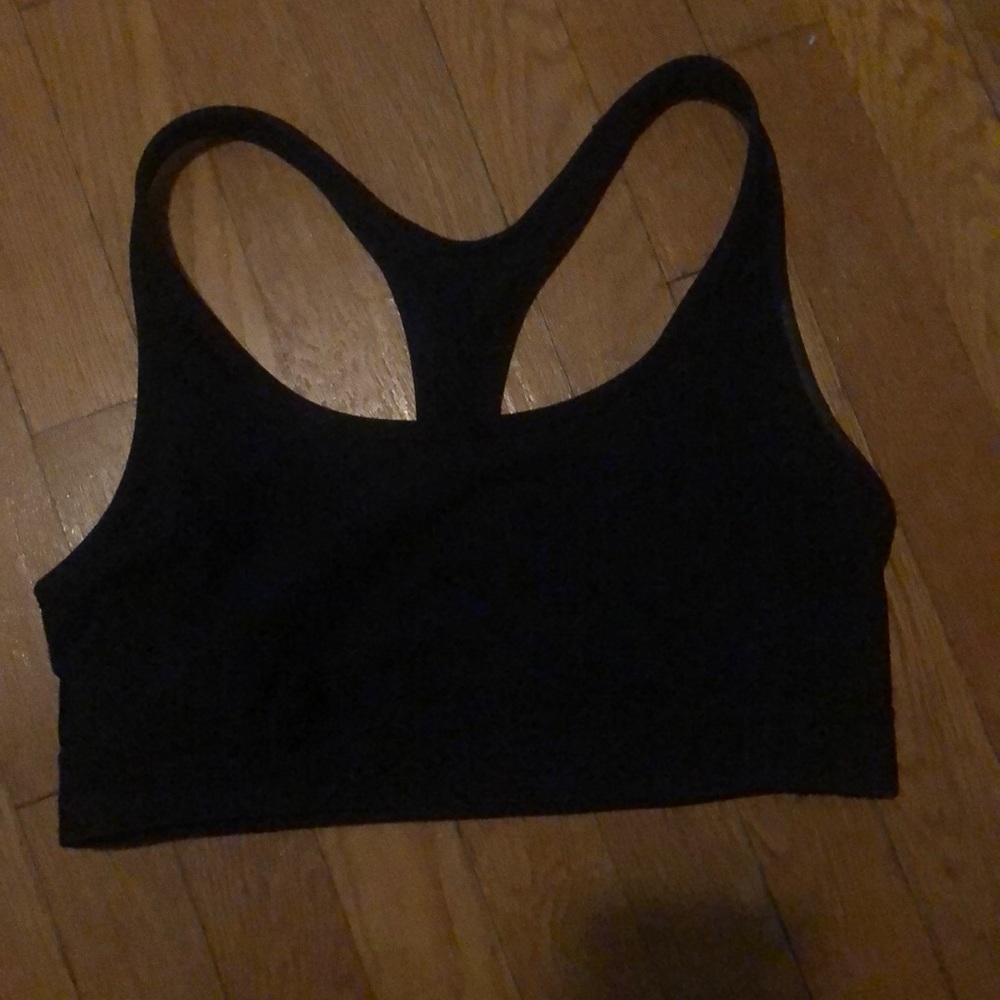 Black sports bra